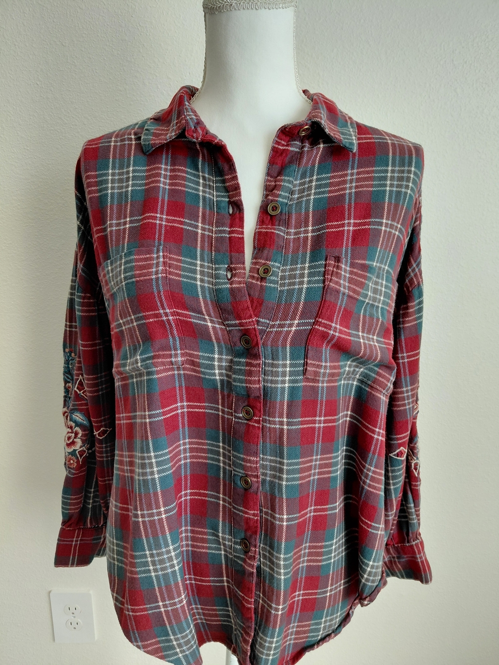Kyla Seo Embroidered Plaid Flannel Shirt Small Boho Floral Cotton Button Front - Picture 2 of 9